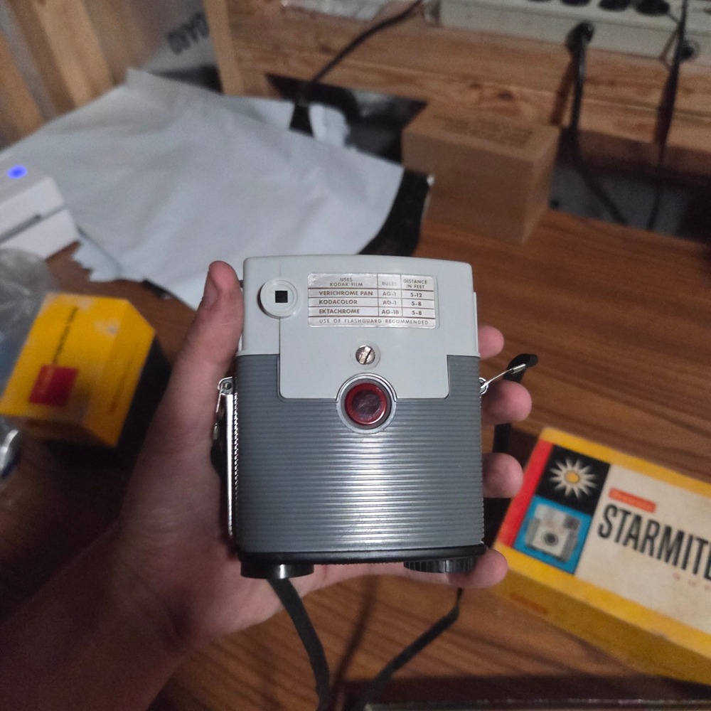 Vintage Kodak Brownie Starmite II Camera 127 Film Outfit with Original Box - Picture 4 of 7